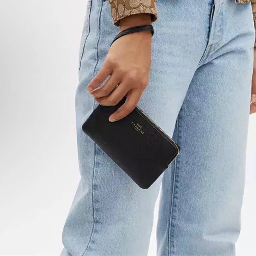 Coach black leather wristlet - Picture 5 of 13